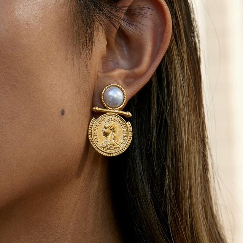 Coin Titanium Steel Stud Earrings Niche Earrings Stainless Steel Non-fading Earrings