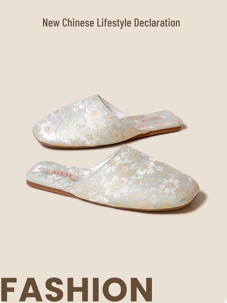Autumn Elegant Chinese Embroidered Linen Clog Slippers for Women – Non-Slip, Lightweight, with Beef Tendon Sole