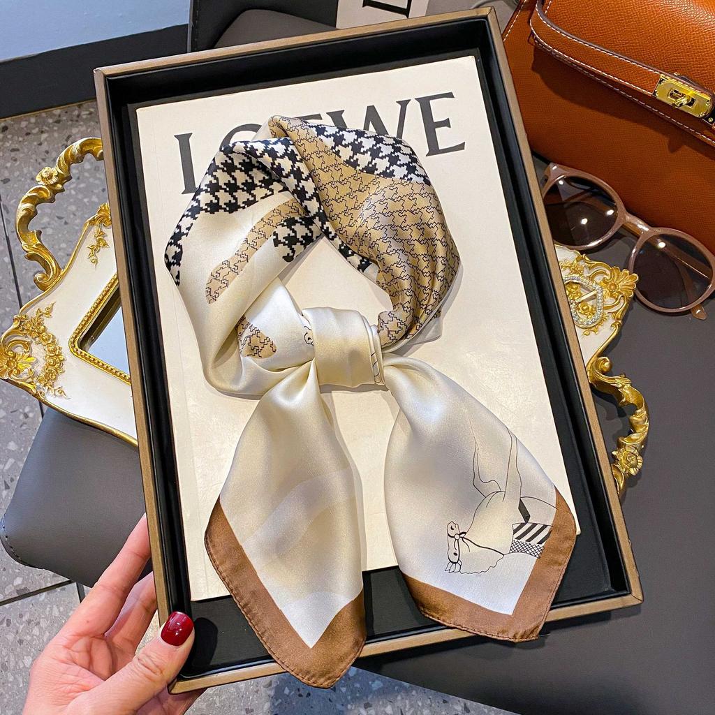 Luxury Imitation Silk Scarf Black And White Striped Head Wrap For Women Multifunction Silk Feeling Neckerchief