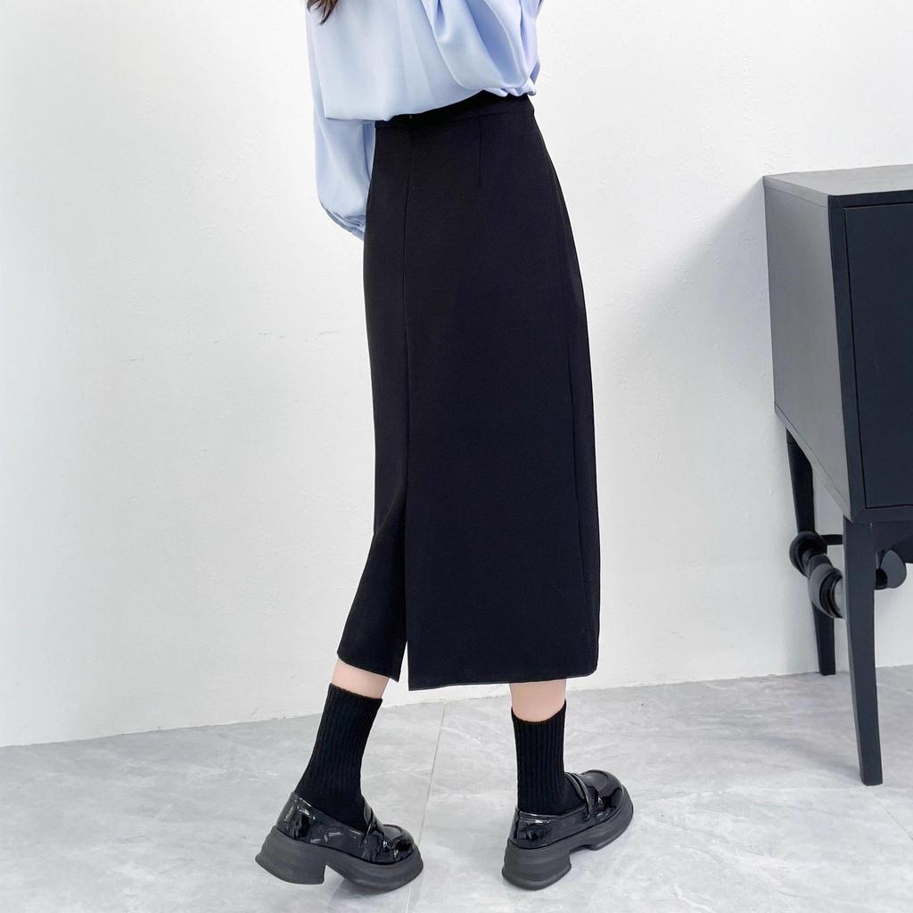 Plus Size Professional Black Midi Pencil Skirt with Slit