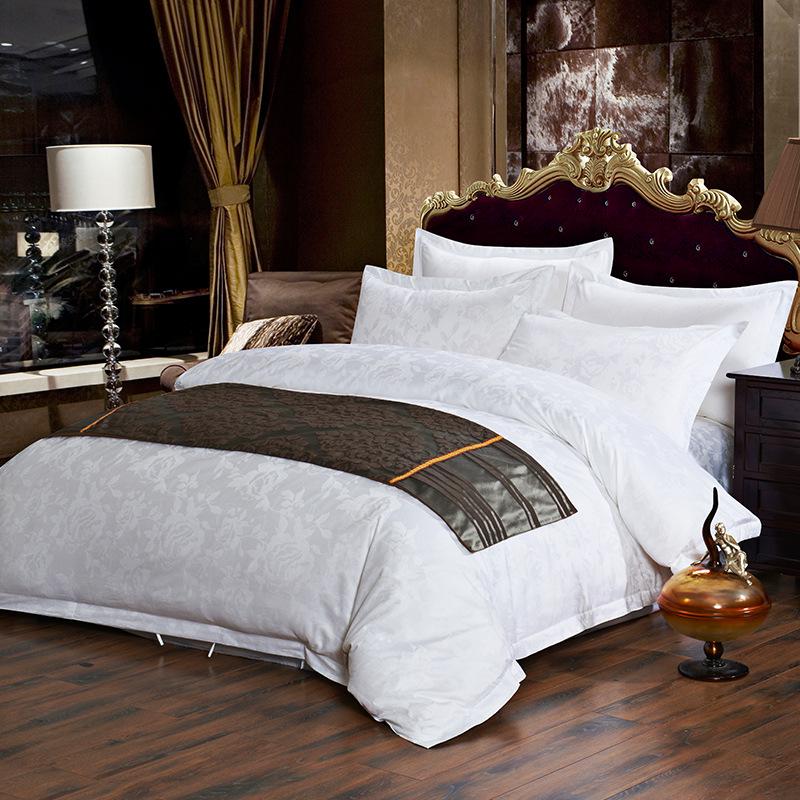 Hotel-Grade White Polyester Cotton 3-Piece Fitted Sheet Bedding Set for Inn or Homestay