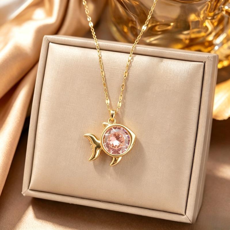 A diamond-encrusted artificial rhinestone multi-color fish pendant necklace, French elegant retro fashion, simple and trendy, versatile, suitable for