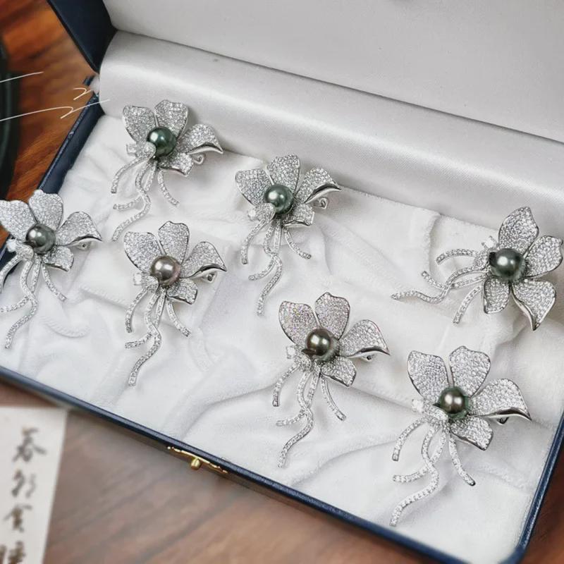 Exquisite Luxury Copper Gold-Plated Zircon Pearl Flower Brooch for Women.