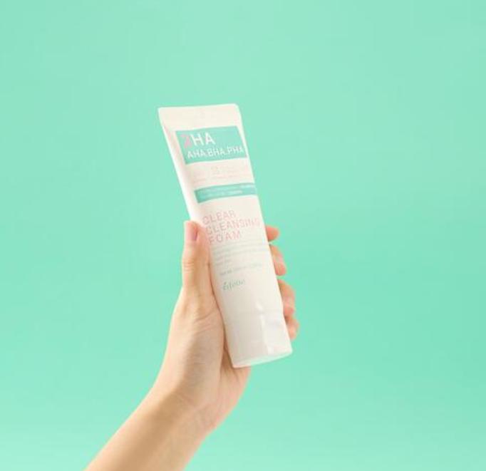 Esfolio 3HA Clear Cleansing Foam / Gentle Exfoliating & Soothing Cleanser