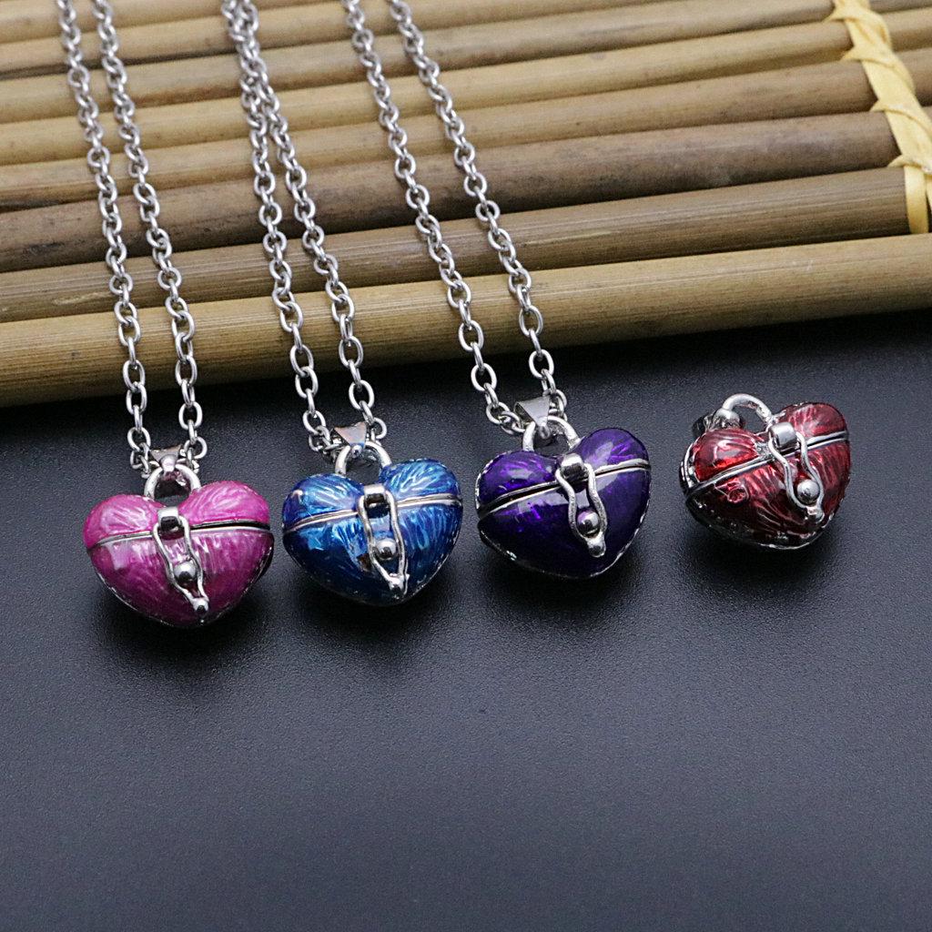 

Retro Brass Teardrop 3D Pendant Box - Pink, Blue, Purple, Red