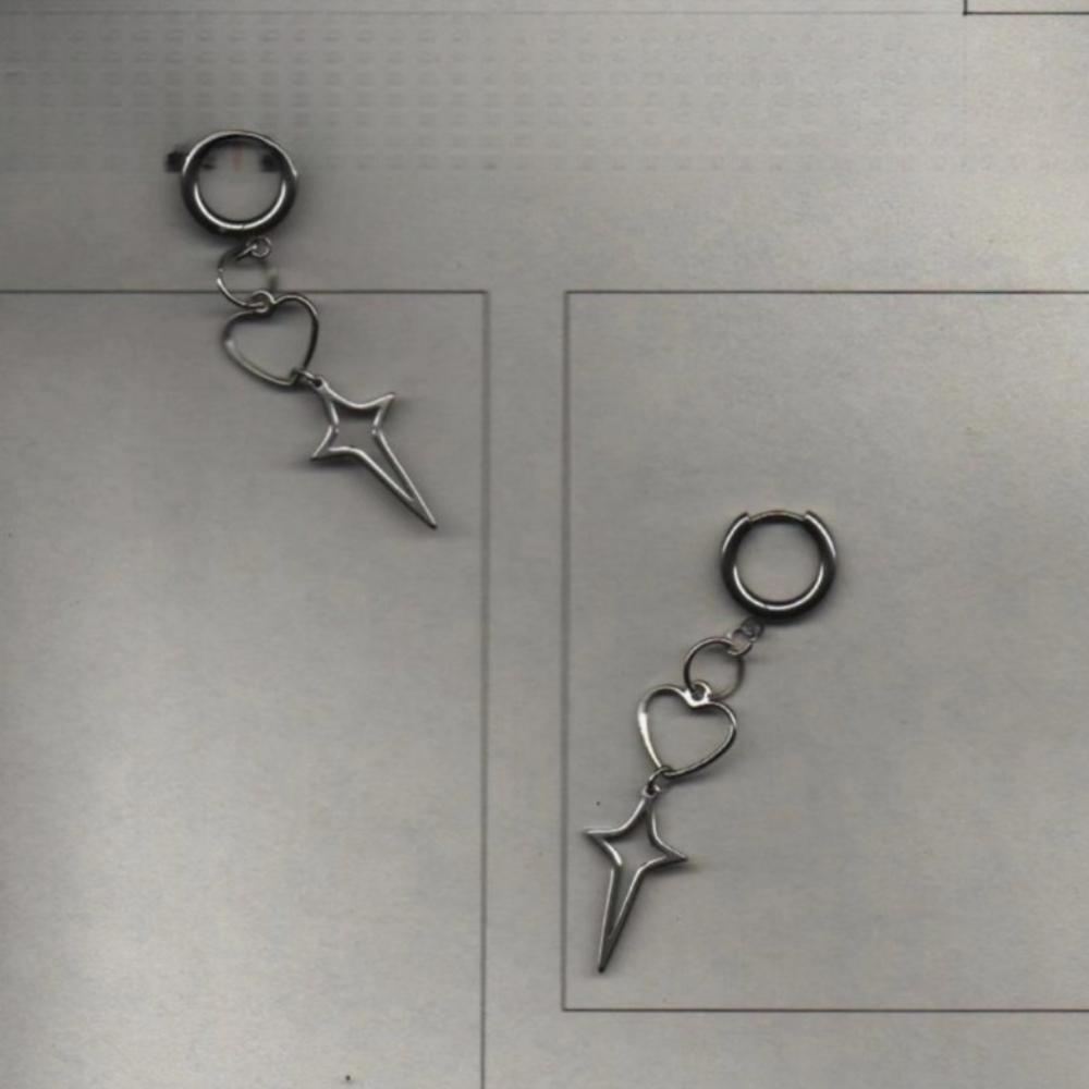 Trendy Punk Sliver Color Hollowed-out Heart-shaped Stars Pendant Dangle Earrings for Women Men Personality Hoop Earrings Jewelry