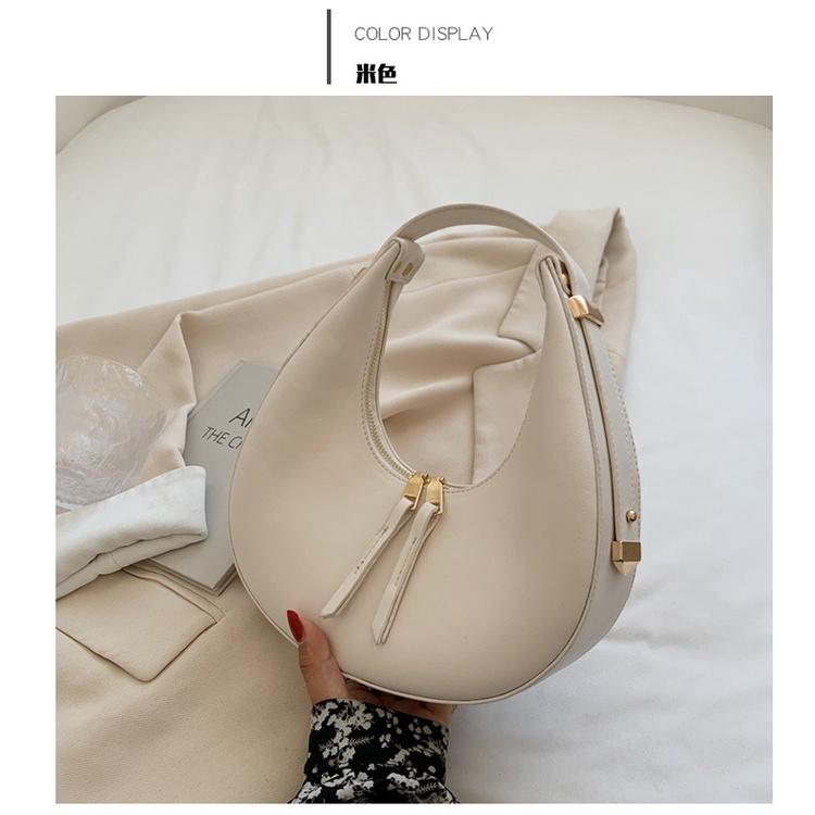 

IELGY Женская винтажная сумка, сумка-багет под мышками на цепочке бежевый