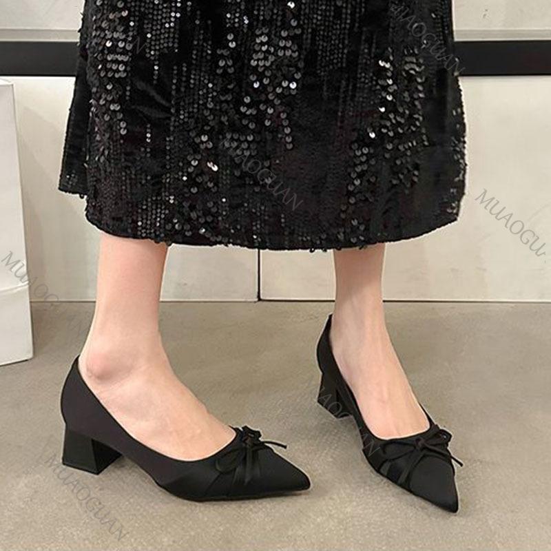 Fashion New Temperament Satin Pointed Women Pumps Sweet Bow Thick Middle Heel Shoes for Women Solid Shallow Mouth Elegant Woman Heels