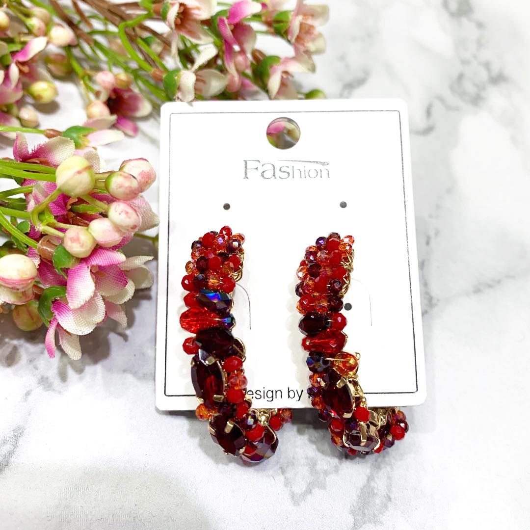 

Преувеличенная индивидуальная форма, хрустальные серьги, этнический стиль, ручная работа, ципао, показывающее лицо, тонкие серьги, женщины красный