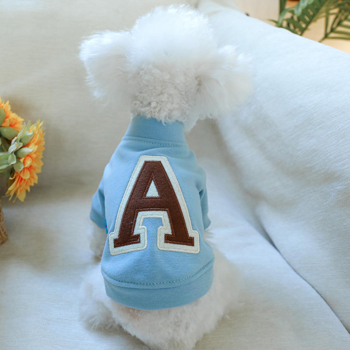 

Напрямую от производителя/место новые продукты, одежда для питомцев собак кошек одежда одежда на две лапы новая вышивка имитация двух частей XS-Bust 30 Length 20cm About 2-1.5kg