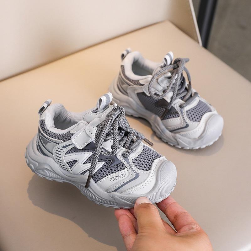 

2025 осень дышащие кроссовки на мягкой подошве для девочек, сетчатые кроссовки для пап, детские повседневные кроссовки для бега, легкая спортивная обувь для мальчиков 22-26 yards, 5 pairs in one hand светло-серый