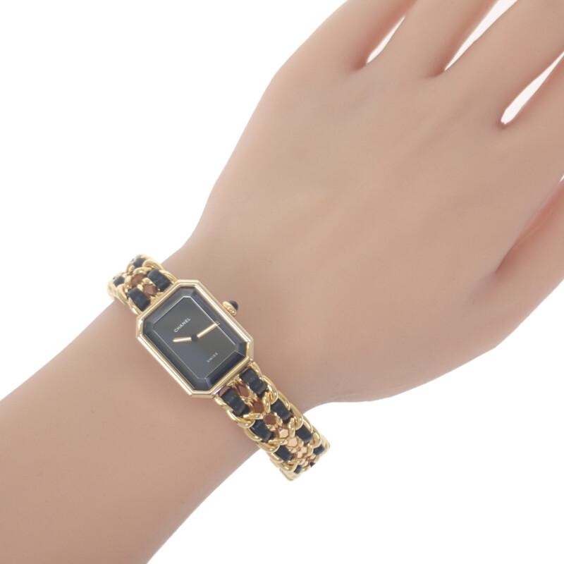 Chanel H0001 S Uhren Vergoldet/Leder Damen schwarzes Zifferblatt