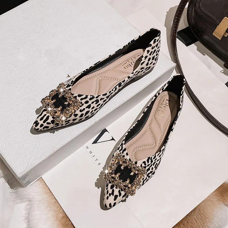 Fashion Women ballet Flat Leisure Shoes Slip-on Rhinestone Square Botton Casual Shoes Street Cool Pointed Toe Loafers Big Size 35-43