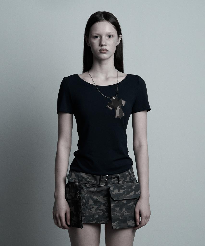 ILLIO Navy-Camou Cross Necklace T-Shirt