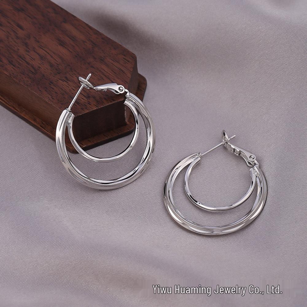 European American Style Luxury Stud Earrings: Elegant Cross-border Niche Hoops, Versatile Celebrity-inspired Accessories