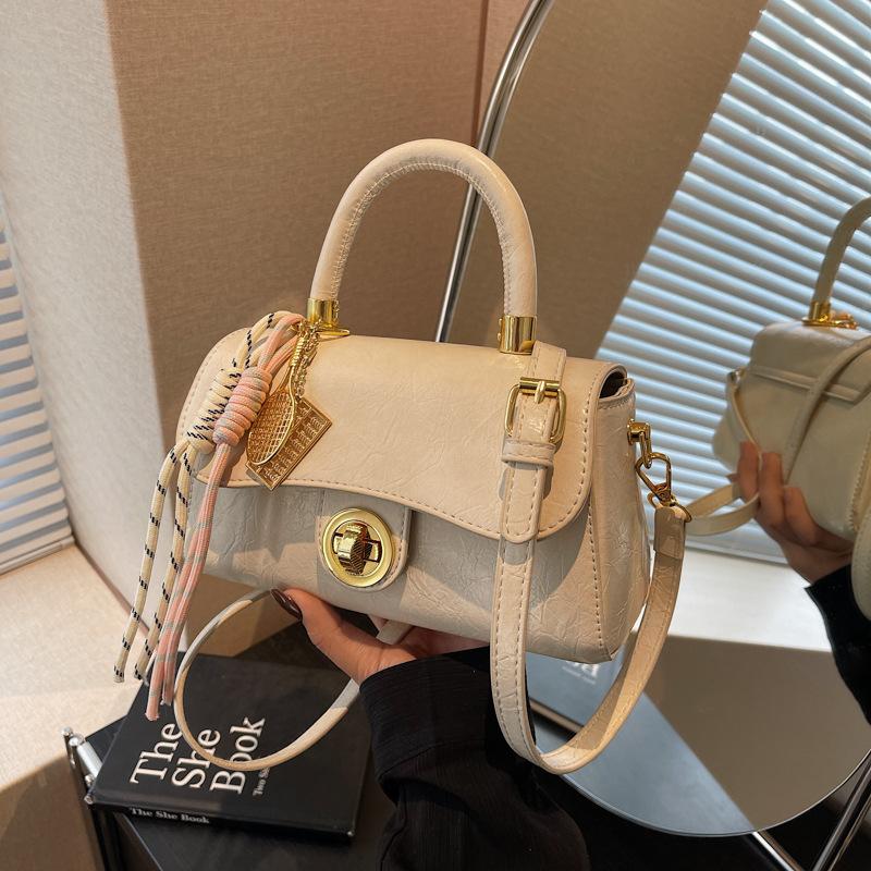 Premium Sense Portable Small Square Bag Women's New Popular Versatile Shoulder Messenger Bag Retro Commuter Bag