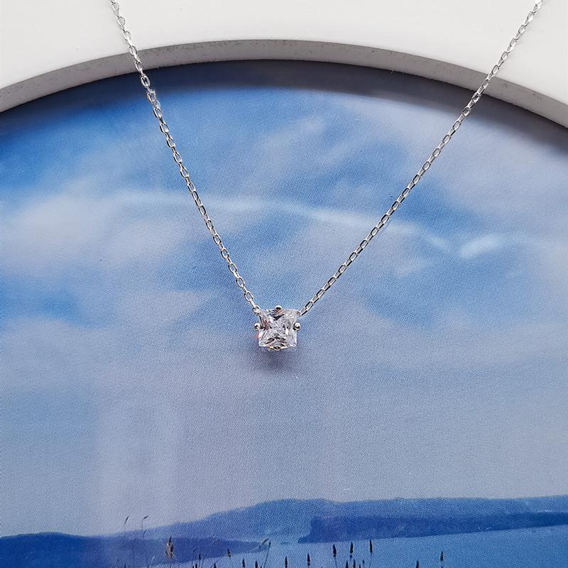 Beixi S925 Sterling Silver Geometric Necklace with Diamond Heart and Square for Women - Simple and Elegant Jewelry. 925 Silver