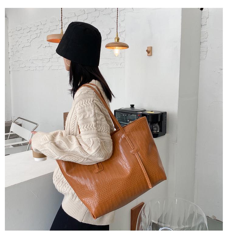 Women's Simple Versatile Tote: Large Capacity Shoulder Bag, 2020 Trendy Fashion Handbag.