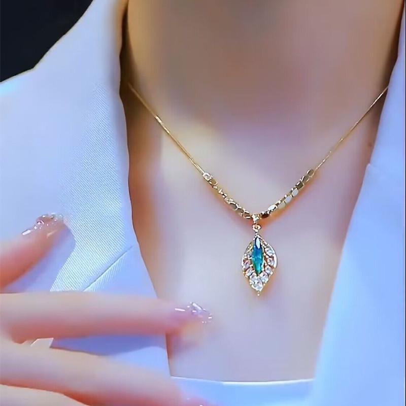 Black Swan Women's Necklace: 18K Gold-Plated Copper, Inlaid Cubic Zirconia, Titanium Steel Collarbone Chain - Stylish and Durable Douyin Hot Style