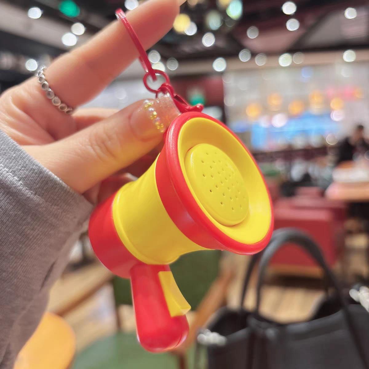 

Забавный говорящий кулон-гудок, на кнопочном элементе питания - для ключей, рюкзаков, подарков - оригинальные сувениры для подростков, игривый кулон, звуковой гаджет