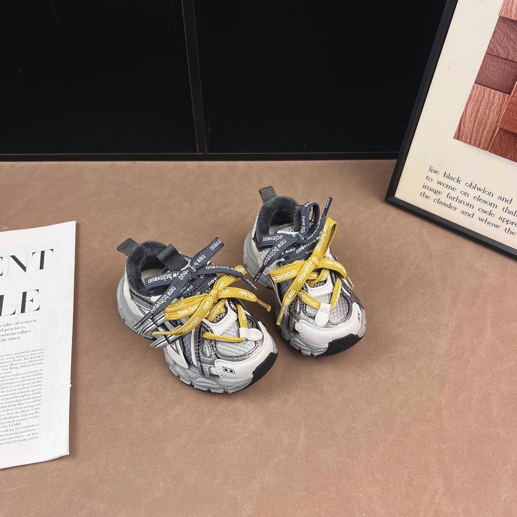 Winter 2025 Unisex Kids' Lightweight Velvet Running Shoes - Fashionable, Non-Slip, Versatile Casual Sports Footwear