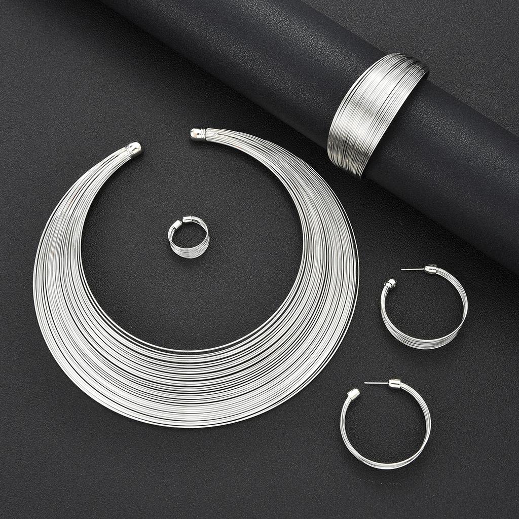 5 Stück/Set Vintage Tribale Handgefertigte Schmucksets Für Frauen Mode Mehrschichtige Silberfarbene Halsketten Armbänder Ohrringe Ringe Sets
