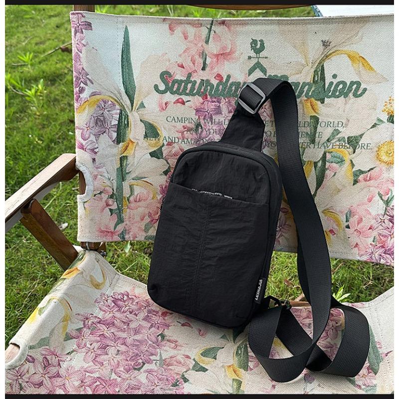 Sports Trend Crossbody Bag Summer Fashion Shoulder Bag Leisure Chest Bag Mobile Phone Bag Couple Lightweight Chest Bag.