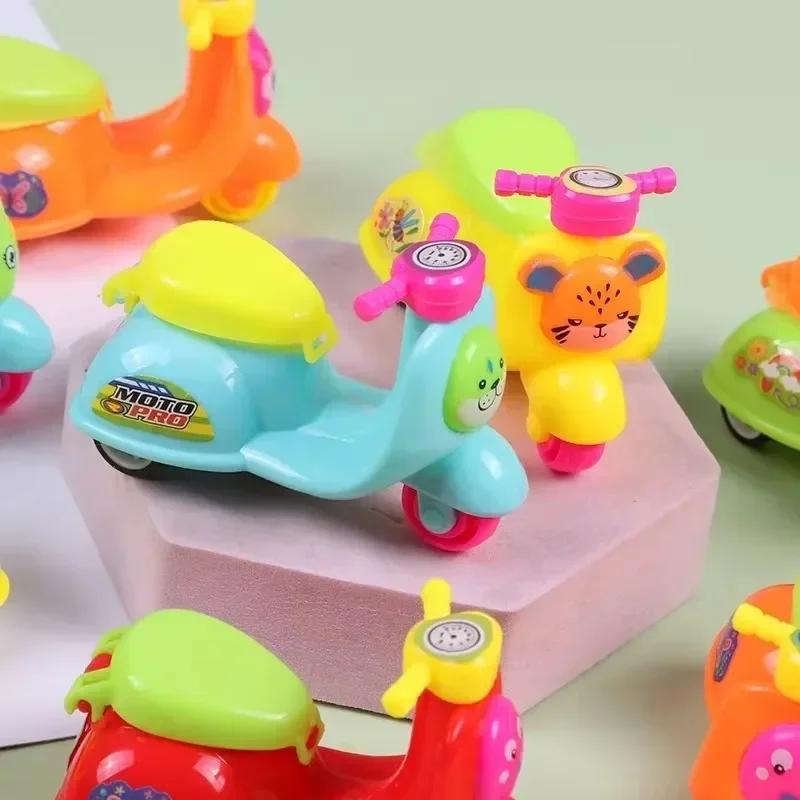 1 ks Náhodné Mini Odrazové Auto Hračky Simulace Motocyklu Natahovací Auto Hračka pro Děti Narozeninová Oslava Favorek Inerční Motocykl-Hračky