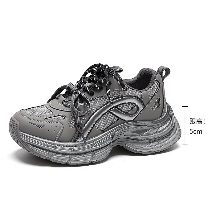 Strictly selected 2025 platform shoes women's shoes are versatile in summer, and the soft soles of new women's shoes are not tiring.