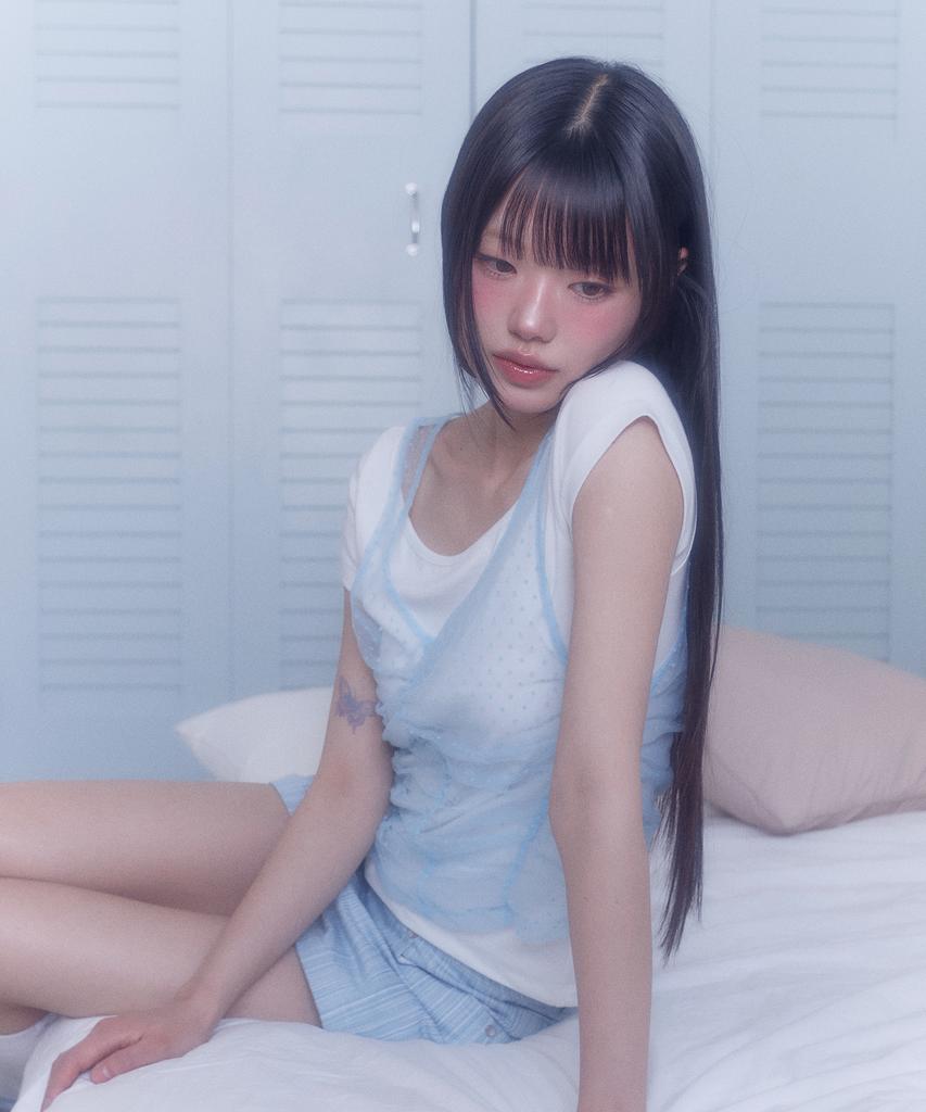 LMR Two-Way Lace Shirred Layered Short Sleeve T-Shirt Ivory / Sky Blue