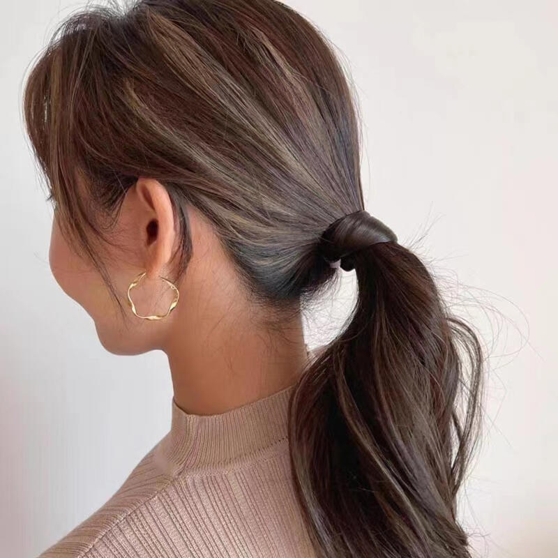 Ponytail, fake hair tie, hair band, scrunchie, hair elastic