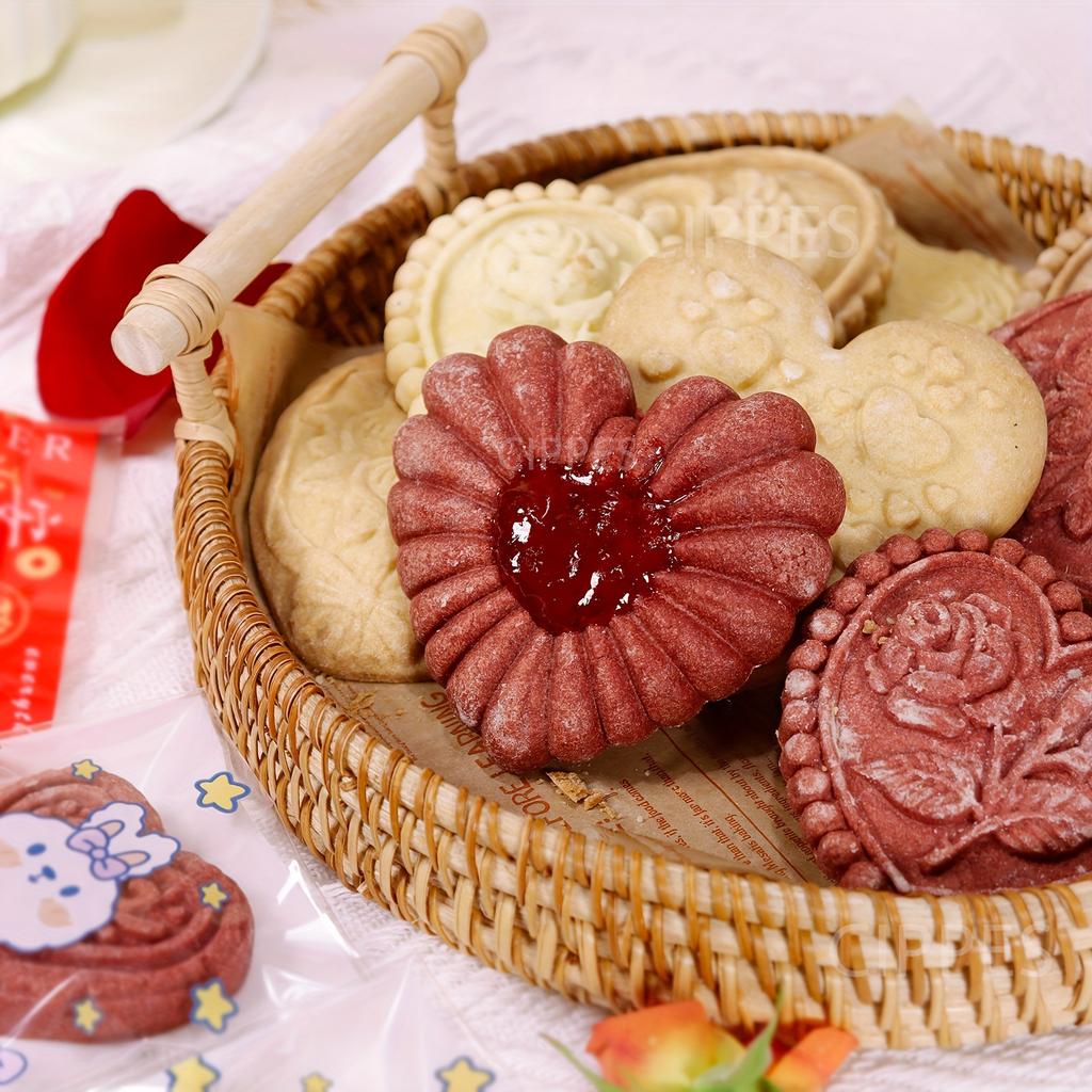 Fondant Cake Decoration Tools Embossed Wooden Cookie Cutter Hand Press Carved Jam Cookie Molds 3D Reusable Biscuit Molds Bakery