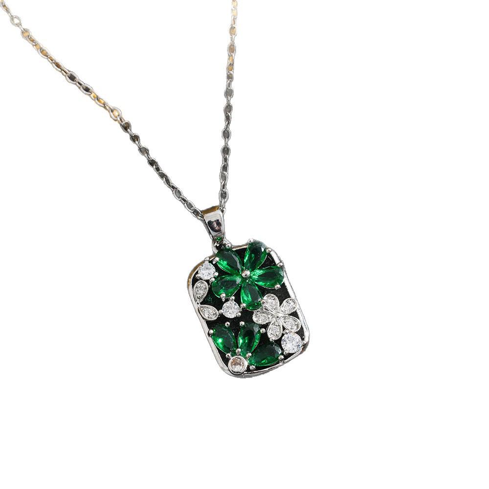 Elegant Floral Necklace: High-End, Personalized Design Clavicle Chain for Women