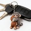 Chaveiro de Macaco de Crochê Feito à Mão Macaco Fofo de Tricô Charme para Bolsa Mochila Carteira Chaves Presente de Apoio Emocional para Família Amigos