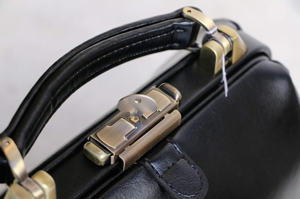 Y60 Dulles Shoulder Vertical XS Leather [Yota] Bag, Bag, Bag, Lightweight, (Camel) (Black (Synthetic Handle))