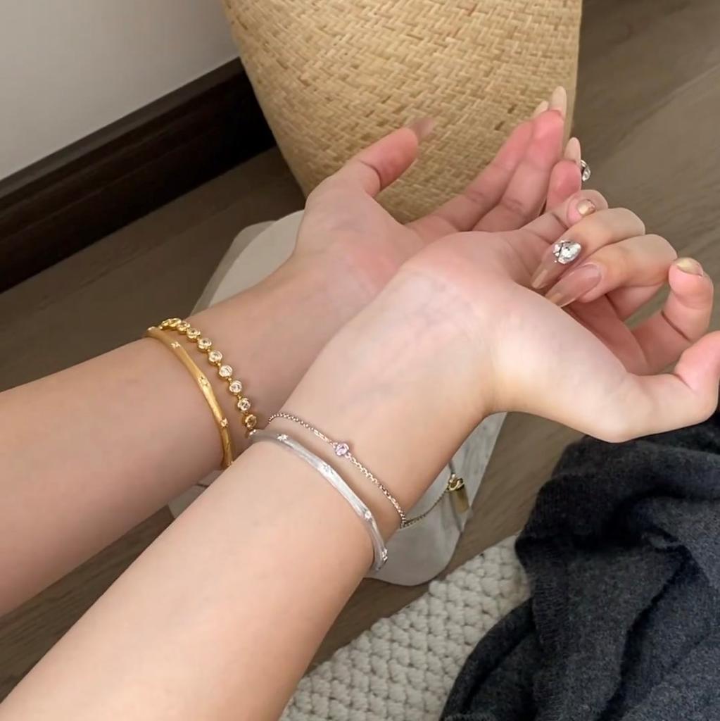 Medieval Matte Metal Zircon Star Bracelet Female Personality Unique Exquisite Elegant Fashion Versatile Bracelet Jewelry