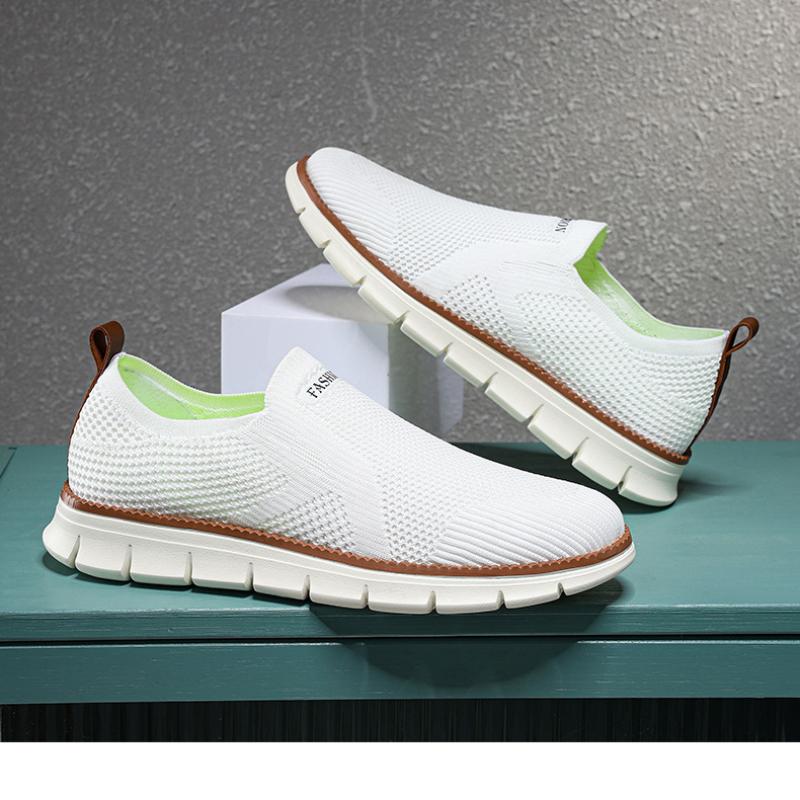 Breathable Men Casual Shoes Lightweight Outdoor Male Walking Shoes Anti-slip Men's Sneakers Slip On Flats Running Shoes