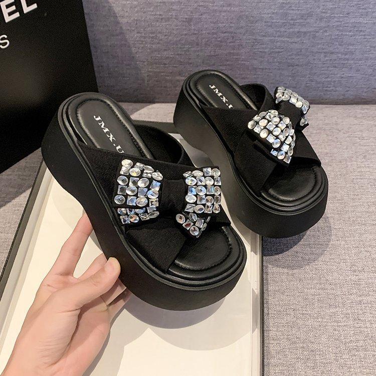 

thick-bottomed bow-tied rhinestone slippers for women s outer wear, new cross-strap small height-increasing cool slippers in summer 2025 40 чёрный