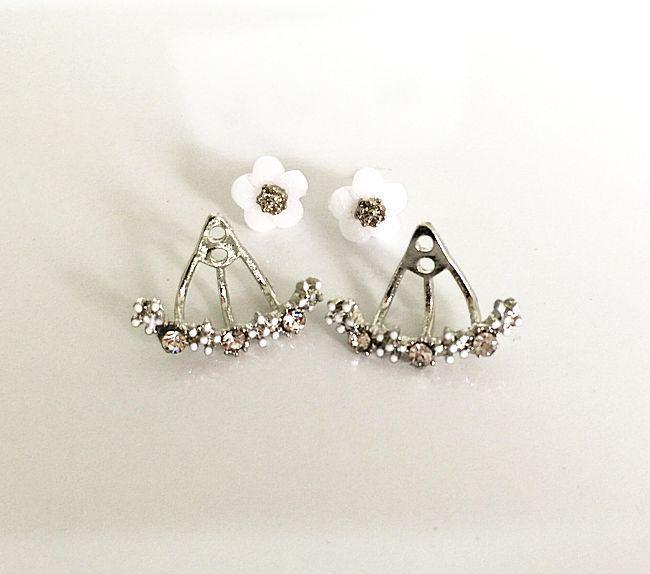 E765 Korean Daisy Flower Earrings