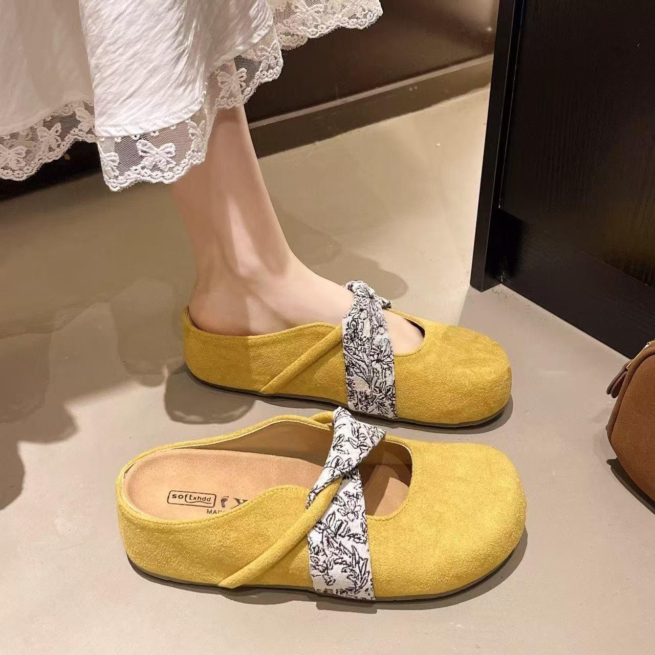 

Thick-bottomed slippers women s summer new models are fashionable to wear outside, and the inner height is increased. Baotou tow 35 жёлтый
