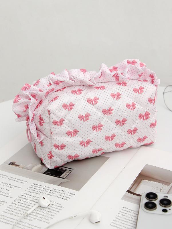 Floral Makeup Bag with Lace Trim  Large Capacity Quilted Cosmetic Toiletry Organizer Case Travel Portable Cosmetic Pouch