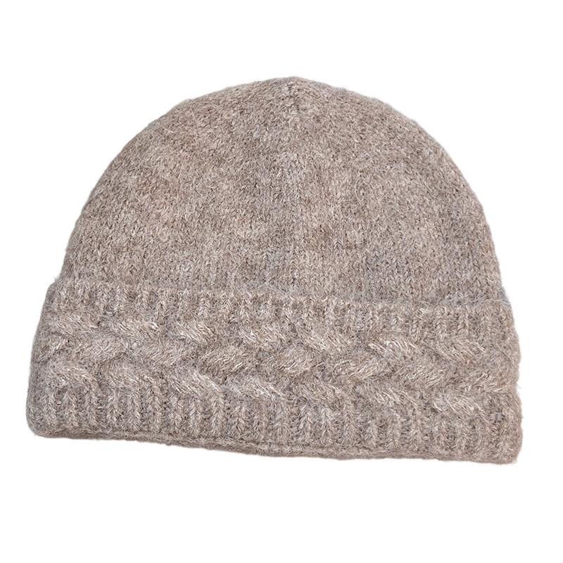 Autumn and winter new acrylic fiber knitted warm and comfortable wool hat women's daily commuting versatile face small temperament stacking hat