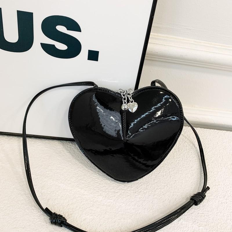 Modern Unisex Children Crossbody Bag With Breathable Pu Material And Heart Print