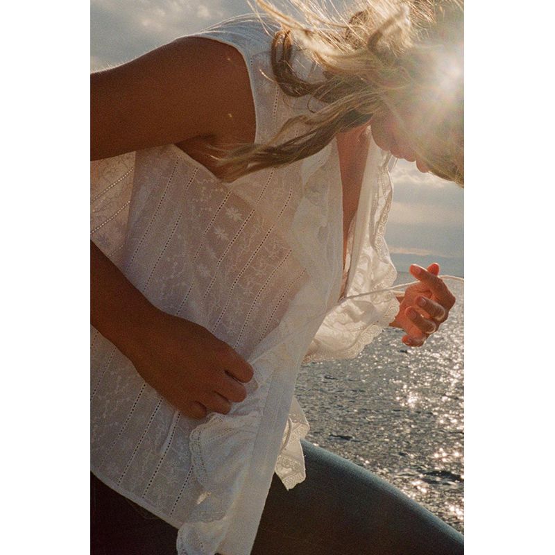 Summer New Product Women's Clothes Minimalist Style V Neck Sleeveless Cotton Laminated Decoration Cut Out Embroider Shirt 2971885