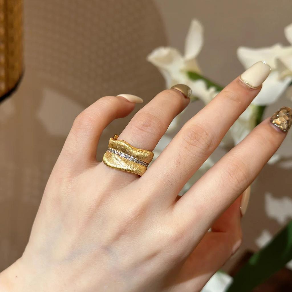 Nowe w stylu vintage pałacowym pierścionki z liści bananowca dla kobiet lekki luksus szczotkowane rękodzieło pierścionek wysadzany diamentami bankiet prezent