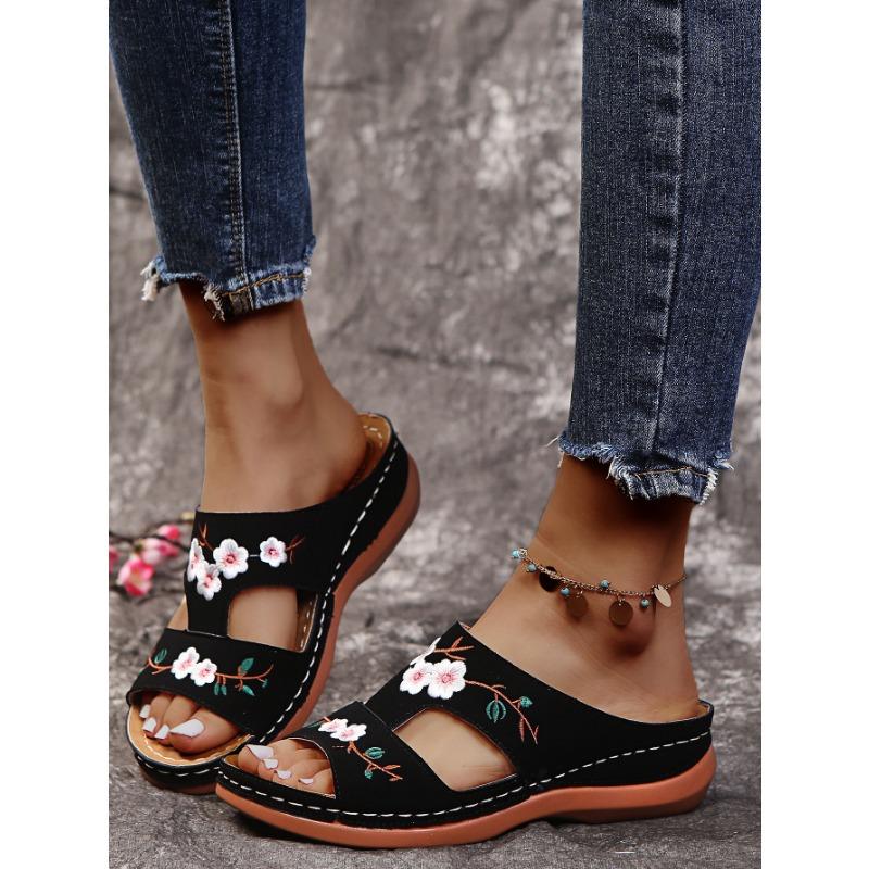 Foreign trade large size one-character slippers women's summer Roman shoes slope heel platform sandals embroidered flower women's cool slippers