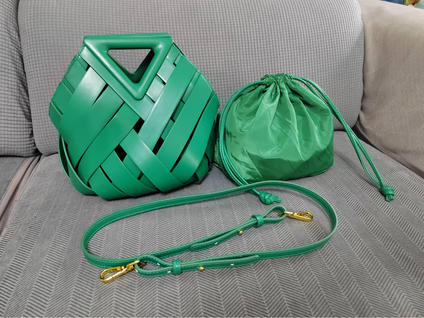 

Сумка-корзина для овощей с перевернутым треугольником для женщин - нишевый дизайн, модель High-End Fashion 2025 25*21*25 cm