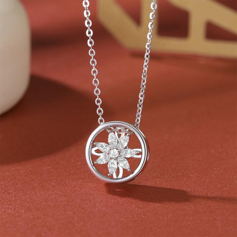 

Eternal Heartbeat S925 Silver Flower Necklace for Women - Exclusive, Luxurious, and Elegant Clavicle Chain Jewelry 925 Silver