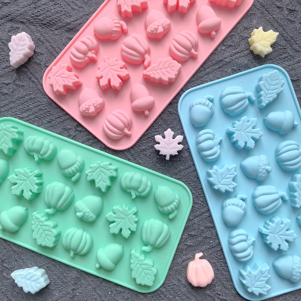 18-Cavity Autumn Harvest Themed Silicone Mold 3D Pumpkin Maple Leaf Acorn Shaped Chocolate Biscuit Candy Mould