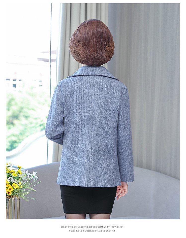 Spring & Autumn Outerwear for Middle-aged Women: Refined 2025 Style for 60-Year-Old Ladies.